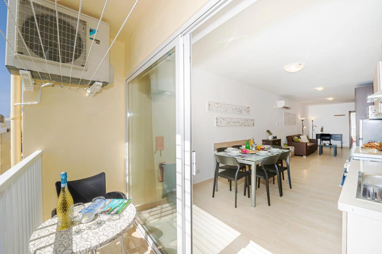 Summer Breeze Comfort Sunny Apartments Close To The Sandy Beaches - By Getawaysmalta メーリッハ エクステリア 写真