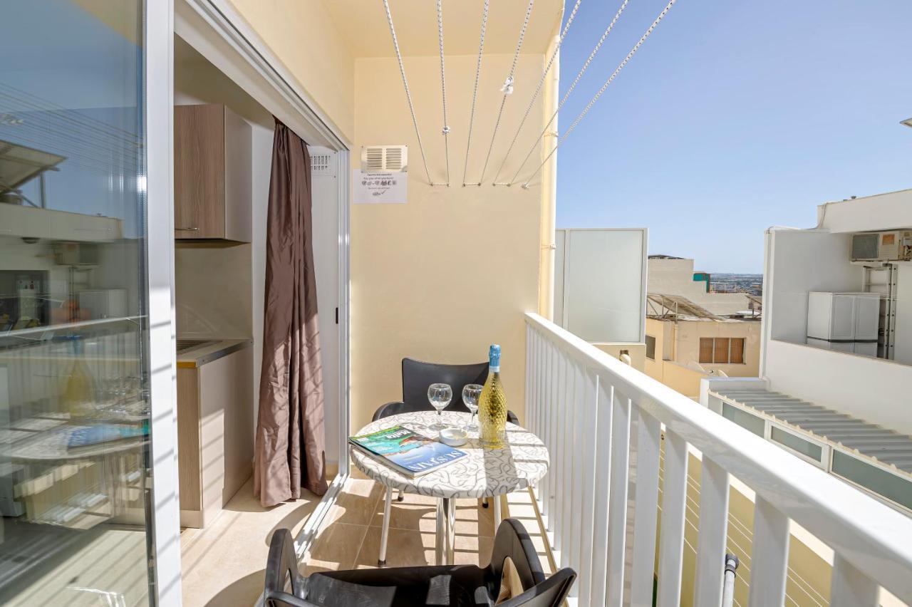 Summer Breeze Comfort Sunny Apartments Close To The Sandy Beaches - By Getawaysmalta メーリッハ エクステリア 写真